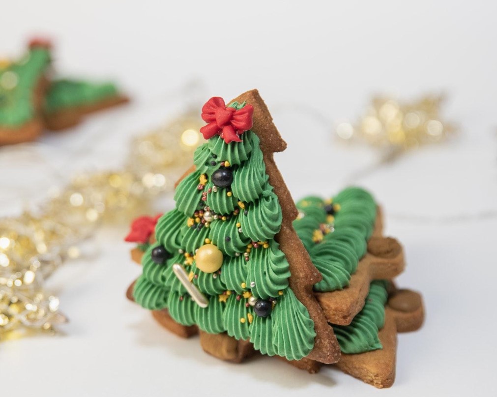 Cookies in form of Christmas tree